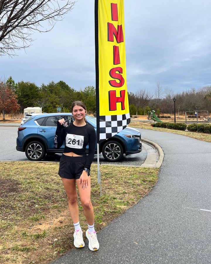 US Road Running race photo - Ella VandenBerg